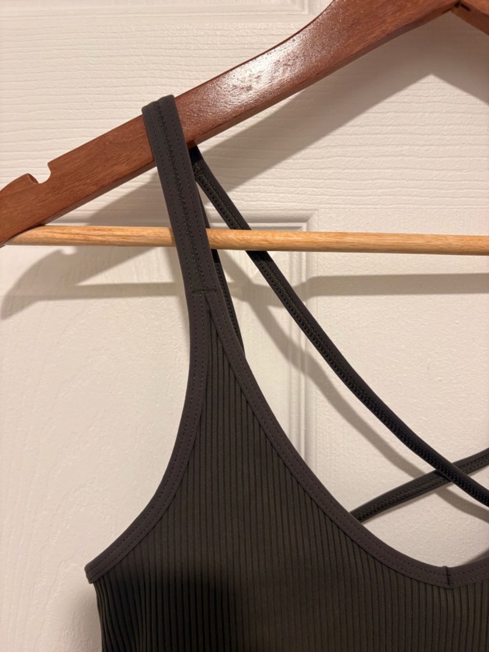 Vuori Ribbed Crop Tank - Picture 3 of 7